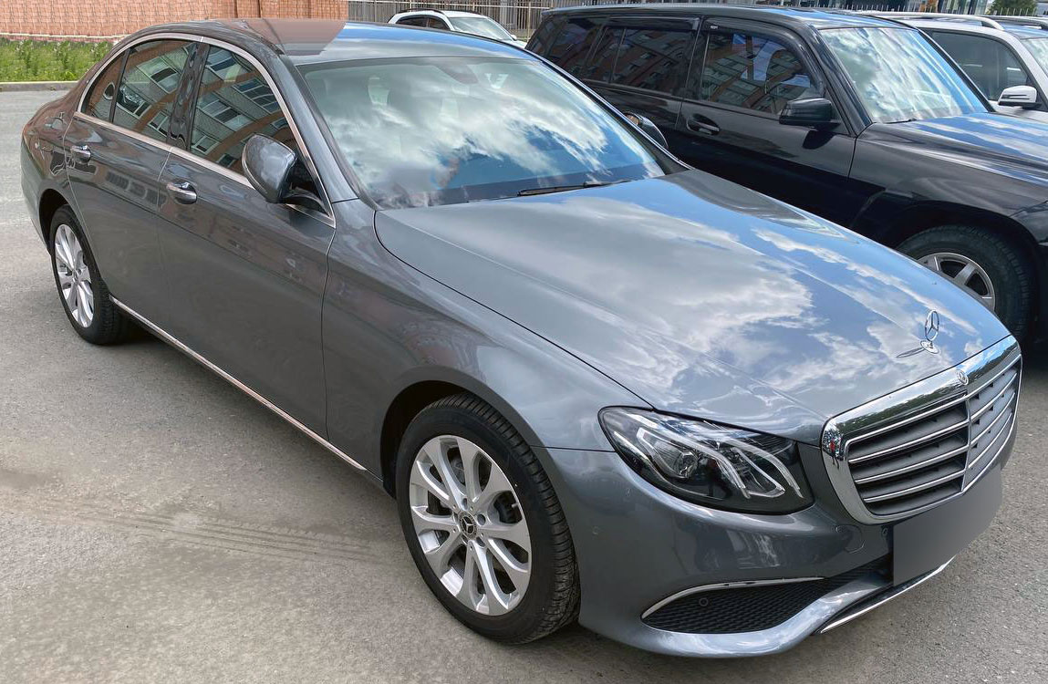 Прокат автомобиля Mersedes Benz e-class w 213 в городе Москва