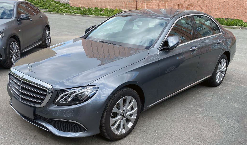 Прокат автомобиля Mersedes Benz e-class w 213 в городе Москва