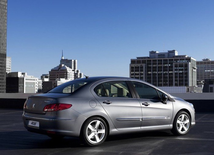 Прокат автомобиля Peugeot 408 в городе Москва Прокат автомобиля Peugeot 408 в городе Москва