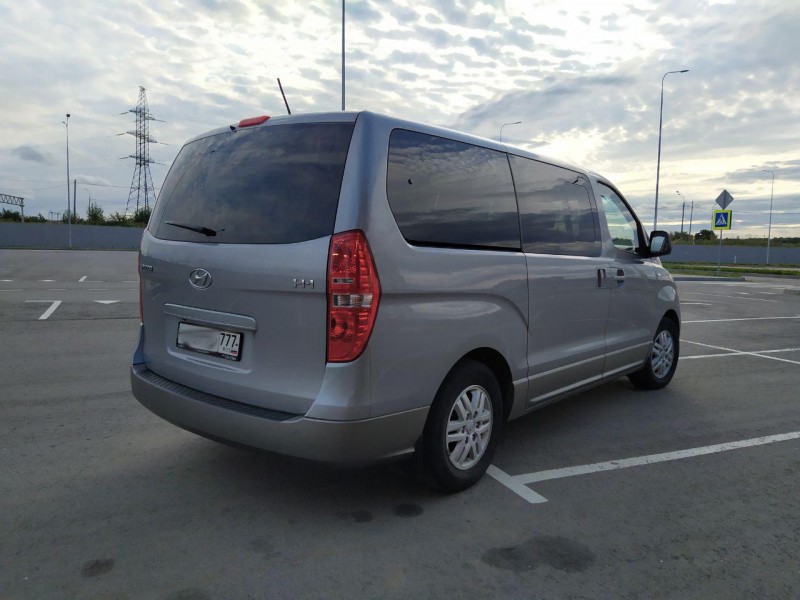 Hyundai H-1 (Grand Starex)